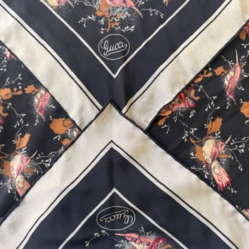 vintage gucci hummingbirds pattern print scarf - Picture 5 of 6
